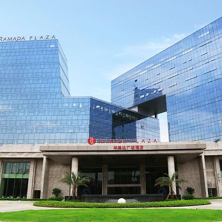 מלון Ramada Plaza Liuzhou Liudong מראה חיצוני תמונה