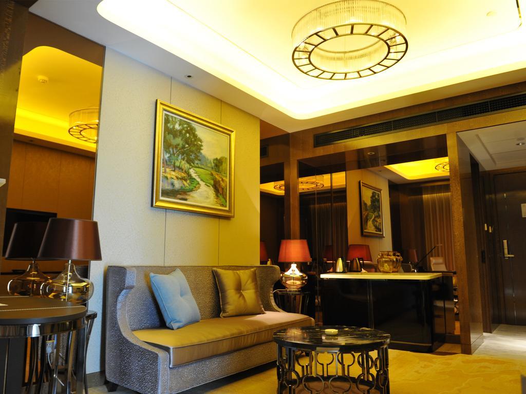 מלון Ramada Plaza Liuzhou Liudong חדר תמונה