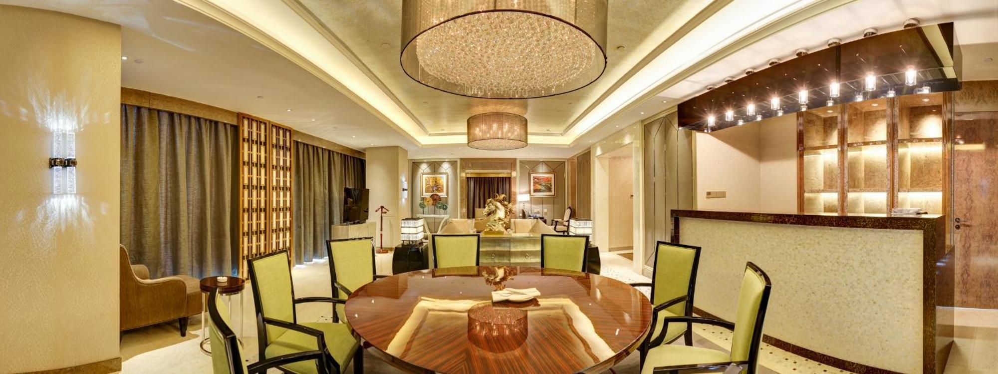 מלון Ramada Plaza Liuzhou Liudong מראה חיצוני תמונה